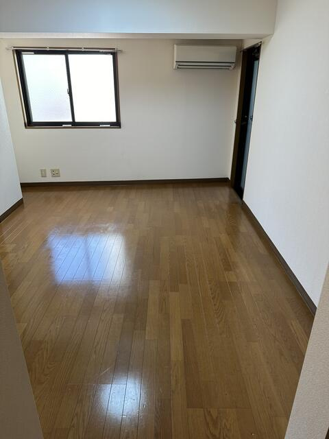 メゾン東山の洋室|スタンダードな洋室です