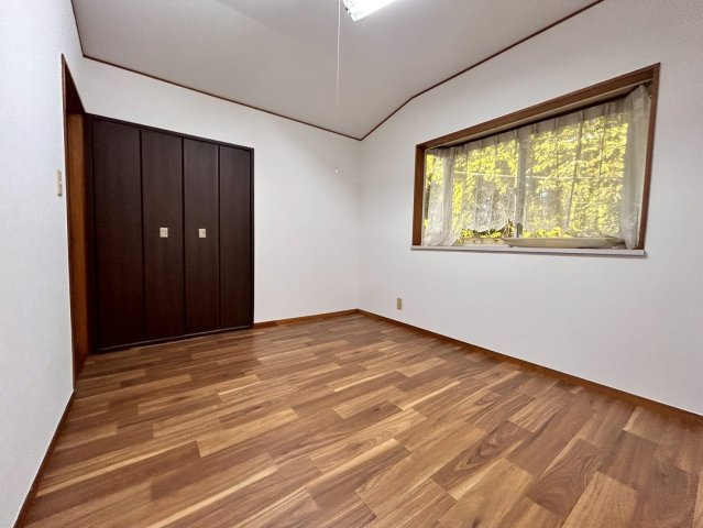 牛沼一戸建の洋室|2階