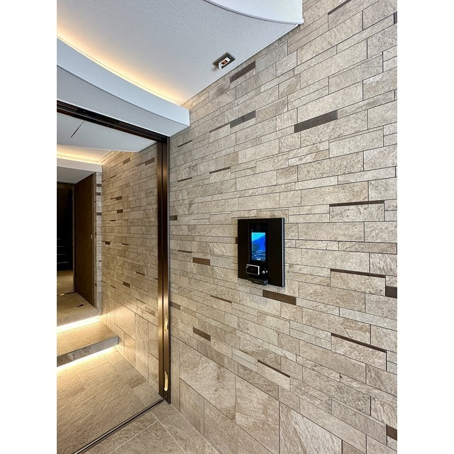 ウェルスクエア中目黒Ⅱのエントランス