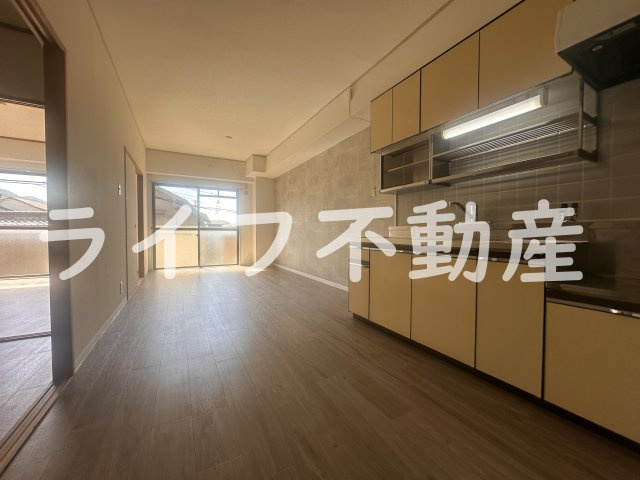 サンプラザ新石切の居間・リビング|ゆったり過ごせる居間です