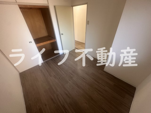 サンプラザ新石切の洋室|ゆったりした洋室です