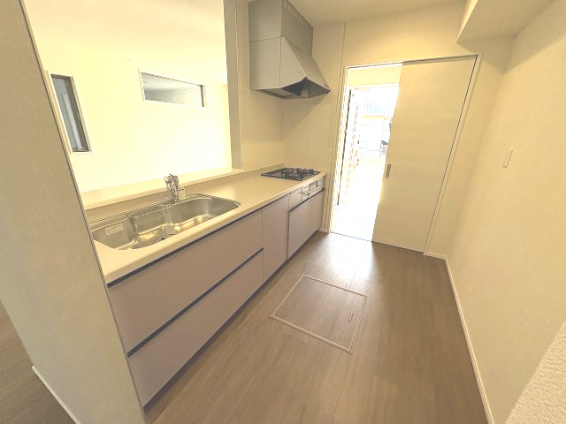 【キッチン】 | 福岡市博多区麦野1丁目　1号棟（全2棟）【仲介手数料無料・0円】 | 施工例。施工例は完成時と異なる場合があります。