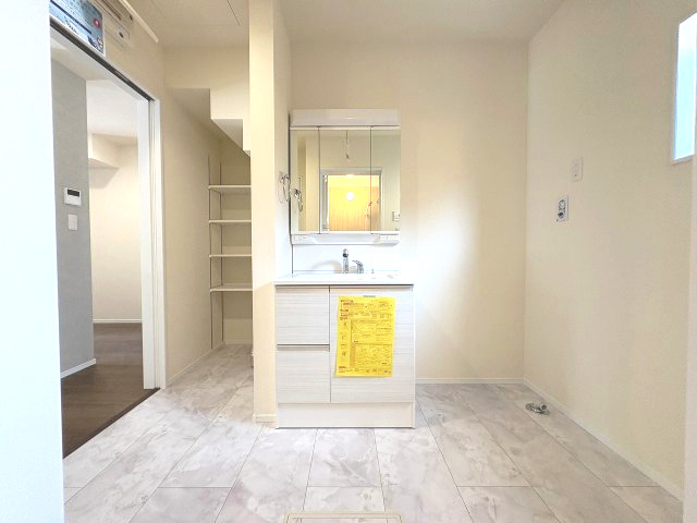 【洗面所】 | 福岡市博多区麦野1丁目　1号棟（全2棟）【仲介手数料無料・0円】 | 施工例。施工例は完成時と異なる場合があります。