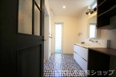 【洗面所】 | アウトドア×お家 | 開けた時の驚きを