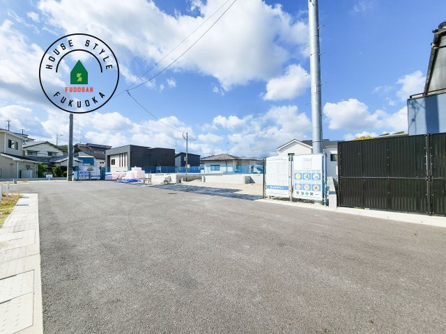 筑紫野市紫5丁目第3-2棟(4号棟)の前面道路含む現地写真|見学の時間などお気軽にお問い合わせ下さい。