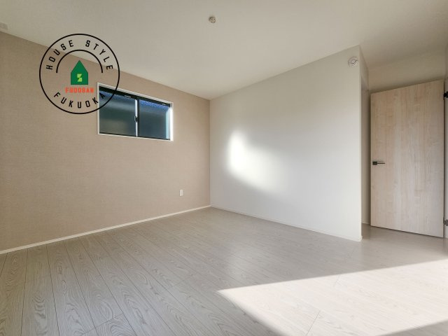 筑紫野市紫5丁目第3-2棟(5号棟)の内観：施工例|主寝室には収納力に優れたクローゼットがありますので、お部屋もすっきり片付きます。