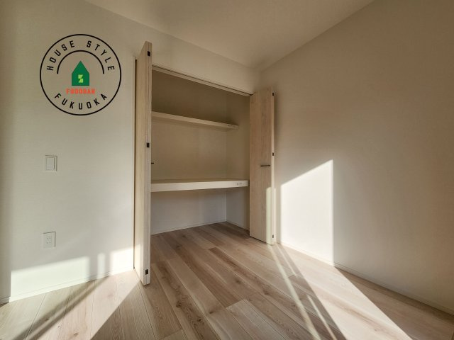 筑紫野市紫5丁目第3-2棟(5号棟)の内観：施工例|大きなスペースがあり、収納には困りません。