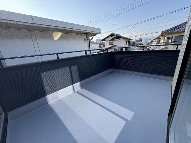 【バルコニー】 | 福岡市博多区麦野1丁目　2号棟（全2棟）【仲介手数料無料・0円】 | 現地写真。