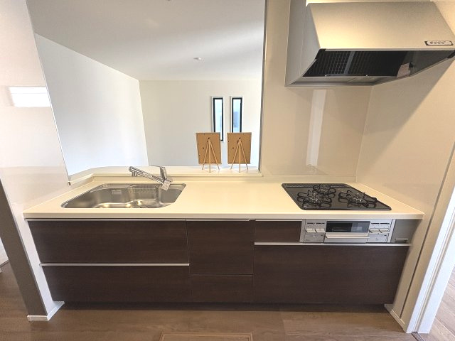 【キッチン】 | 福岡市博多区麦野1丁目　2号棟（全2棟）【仲介手数料無料・0円】 | 現地写真。