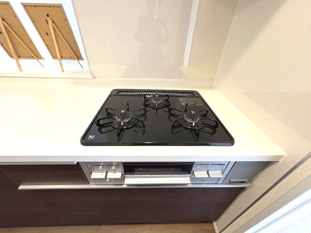 【キッチン】 | 福岡市博多区麦野1丁目　2号棟（全2棟）【仲介手数料無料・0円】 | 現地写真。