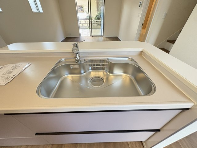 【キッチン】 | 福岡市博多区麦野1丁目　2号棟（全2棟）【仲介手数料無料・0円】 | 施工例。施工例は完成時と異なる場合があります。