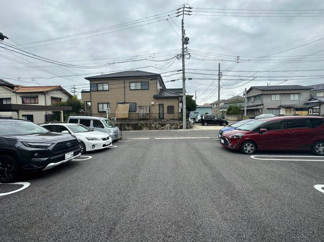 マクナーレの駐車場