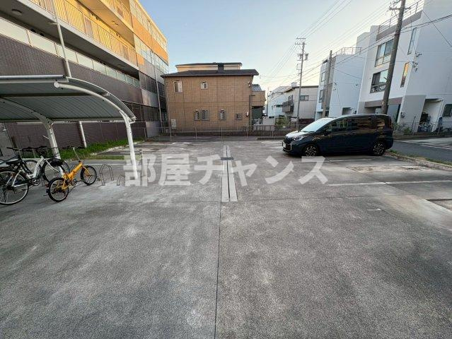 フローラの駐車場