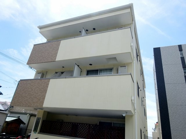 西宮市中殿町の賃貸マンションの外観