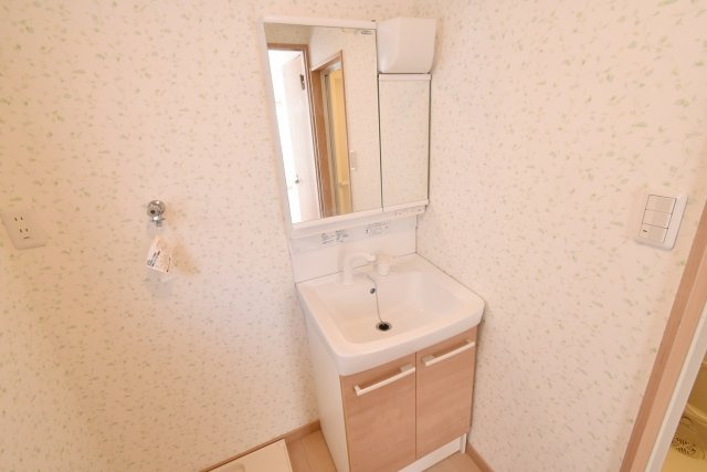 西宮市中殿町の賃貸マンションの洗面所