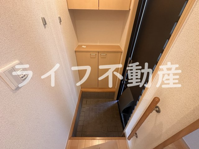 ドゥ・リュエルAの玄関|シンプルで使いやすい玄関です