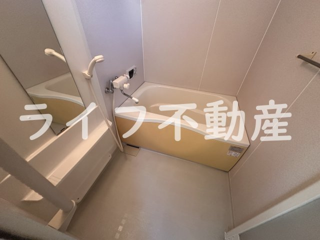 ドゥ・リュエルAの浴室|落ち着いた空間のお風呂です