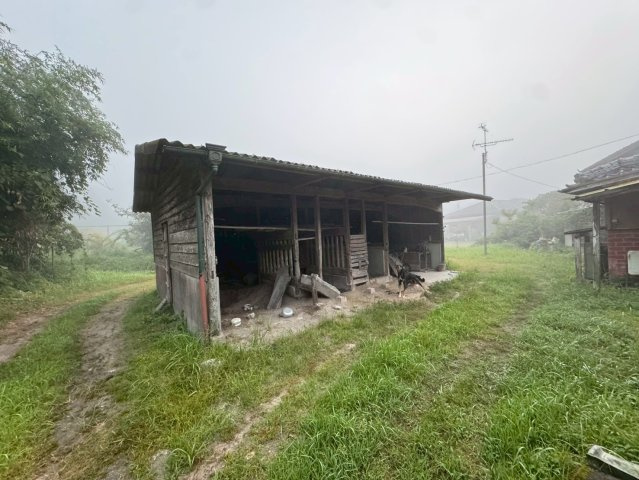 鹿児島県鹿屋市　戸建て+倉庫+厩舎の外観