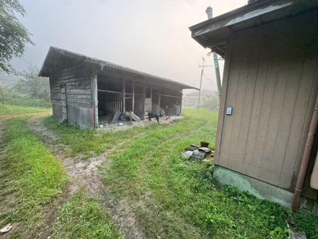 鹿児島県鹿屋市　戸建て+倉庫+厩舎の外観