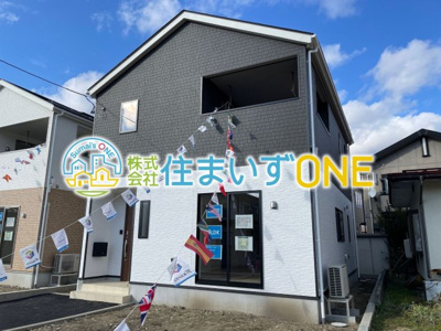 【外観パース】 | 【新築分譲住宅　～クレイドルガーデン～】 山形市江南　第24　☆全2棟☆ | ☆2号棟☆
４ＬＤＫ＋駐車3台以上可◎
周辺環境に溶け込みやすいシンプルなデザインが魅力です！