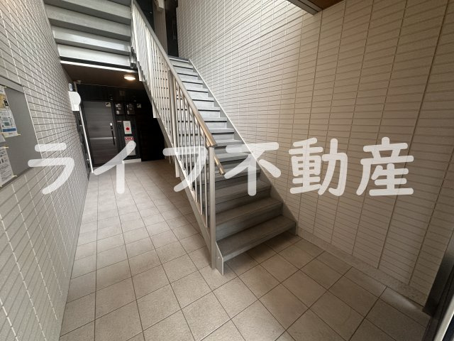 アベニール末広のロビー|毎日通るロビーはこのようになっています