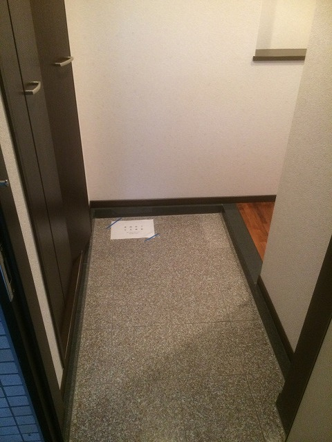 サニーパレスの玄関|※反転タイプとなります