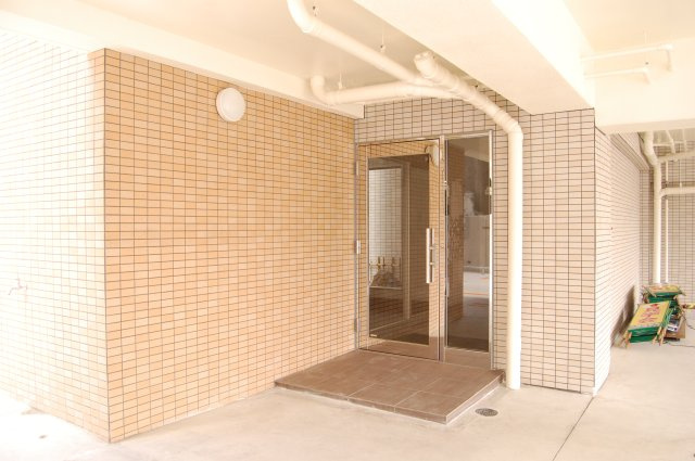 サニーパレスのエントランス