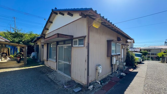 成澤戸建東椎路1294南西角の外観