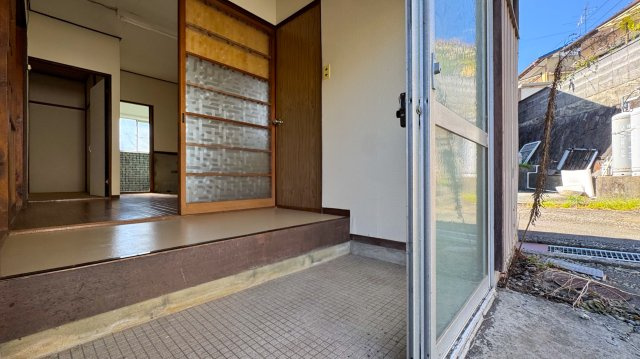 成澤戸建東椎路1294南西角の玄関