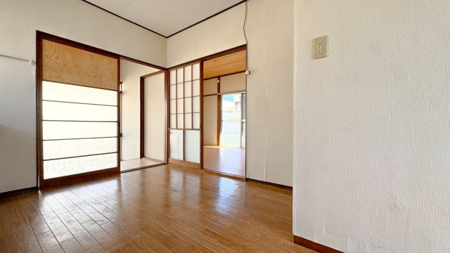 成澤戸建東椎路1294南西角の居間・リビング