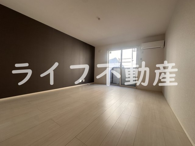 ラピス横小路の内装|明るい室内です