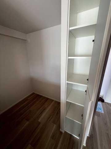 JMFレジデンス浅草橋三丁目の洋室