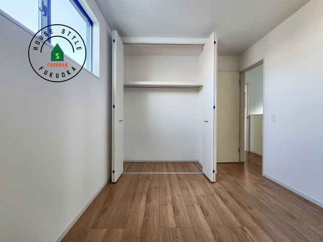 大野城市中1丁目第4-2棟（1号棟）の子供部屋|柔らかい陽光が差し込む明るいお部屋を演出する設計。彩光の取れる窓が気持ちの良いお部屋を創り上げます。
