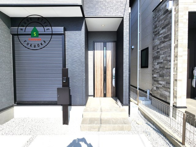 大野城市中1丁目第4-2棟（1号棟）の玄関|おでかけの時も帰った時も、「我が家」を最初に感じでもらえる素敵な空間に。
