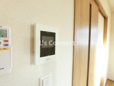 【セキュリティ】 | サンセットヴィラ | 突然の来客時もＴＶモニターホンでしっかり確認。