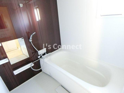 【浴室】 | サンセットヴィラ | 足を伸ばして入れる１坪浴室。追焚き、浴室乾燥付き。