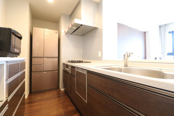 【キッチン】 | 【キッチン】カウンターキッチンとなっており、景色を楽しみながらお料理していただけます◎