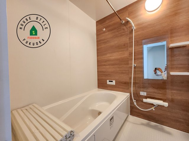 福岡市城南区堤1丁目第2-2棟（2号棟）の浴室|1日の疲れを癒してくれる広々バスルーム。雨の日のお洗濯にも大活躍な浴室乾燥機付です！