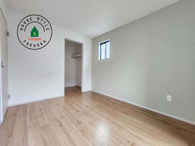 福岡市城南区堤1丁目第2-2棟（2号棟）の寝室|主寝室には収納力に優れたクローゼットがありますので、お部屋もすっきり片付きます。