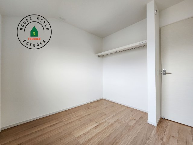 福岡市城南区堤1丁目第2-2棟（2号棟）の子供部屋|柔らかい陽光が差し込む明るいお部屋を演出する設計。彩光の取れる窓が気持ちの良いお部屋を創り上げます。