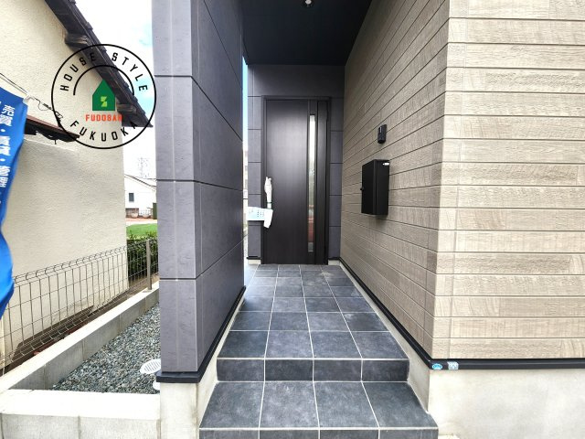 福岡市城南区堤1丁目第2-2棟（1号棟）の玄関|おでかけの時も帰った時も、「我が家」を最初に感じでもらえる素敵な空間に。