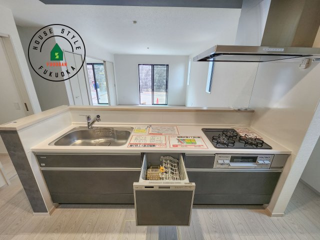 福岡市城南区堤1丁目第2-2棟（1号棟）のキッチン|キッチン。グリル・食器洗い乾燥機・浄水器も完備。