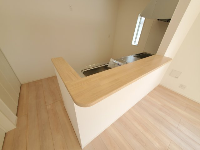 福岡市西区今宿東3丁目第10-6棟(2号棟)の内観：施工例|ダイニングとリビングのメリハリが付けやすい空間設計になっています。