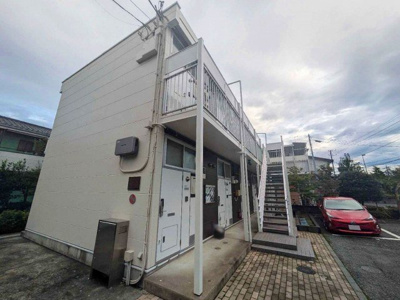 【居間・リビング】 | レオパレスラ・ポール | 外観