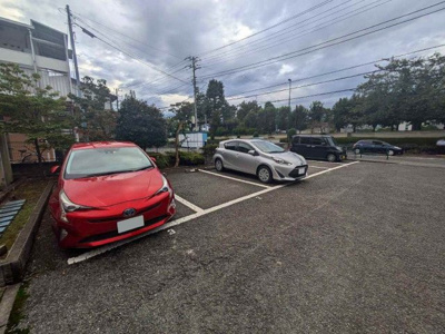 【浴室】 | レオパレスラ・ポール | 駐車場