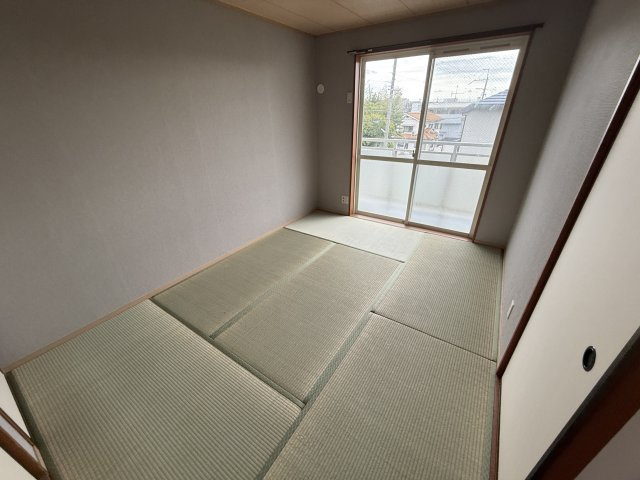 アメージングエステートⅡの和室