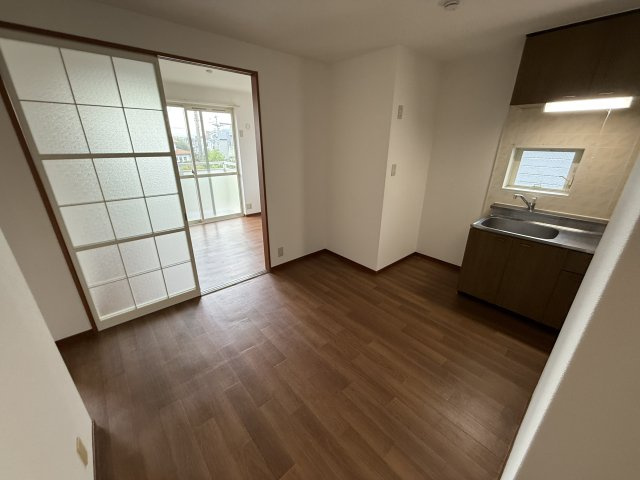 アメージングエステートⅡの居間・リビング