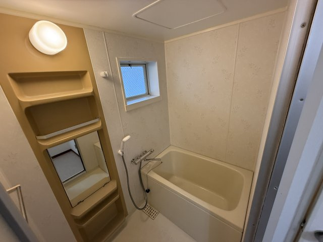 アメージングエステートⅡの浴室