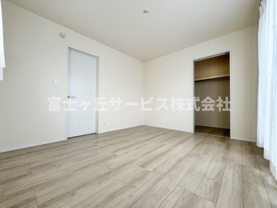 【寝室】 | 静岡市駿河区向敷地4丁目 14期 新築一戸建て B号棟 | 落ち着いて過ごせる寝室です