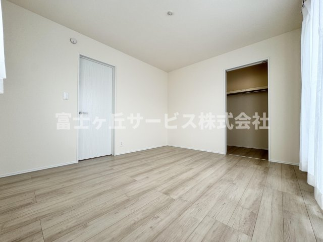 【寝室】 | 静岡市駿河区向敷地4丁目 14期 新築一戸建て B号棟 | 落ち着いて過ごせる寝室です